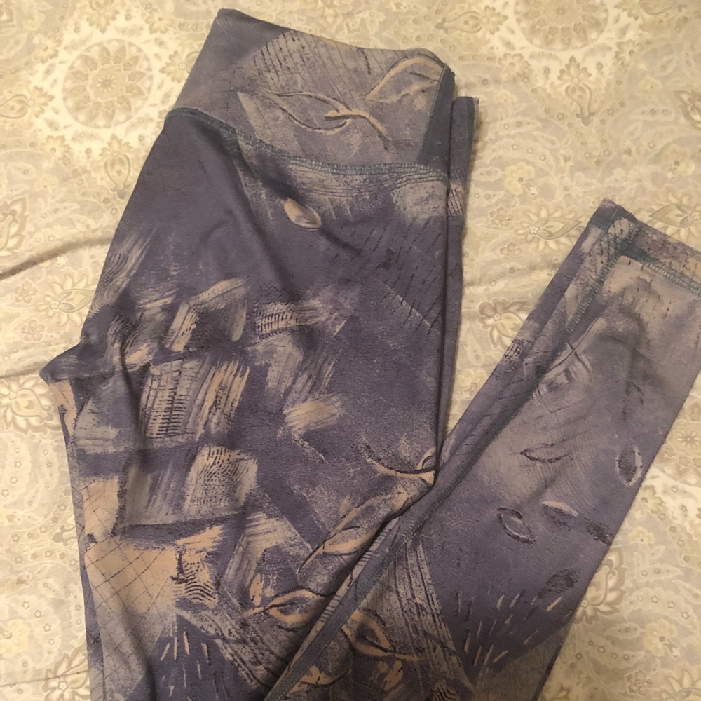Mika Kaya Leggings.